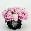 Black flower box with pink peonies Flower delivery in Vilnius Beatričės Gėlių Namai
