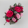 Arrangement with preserved roses. Flower delivery in Vilnius Beatričės Gėlių Namai